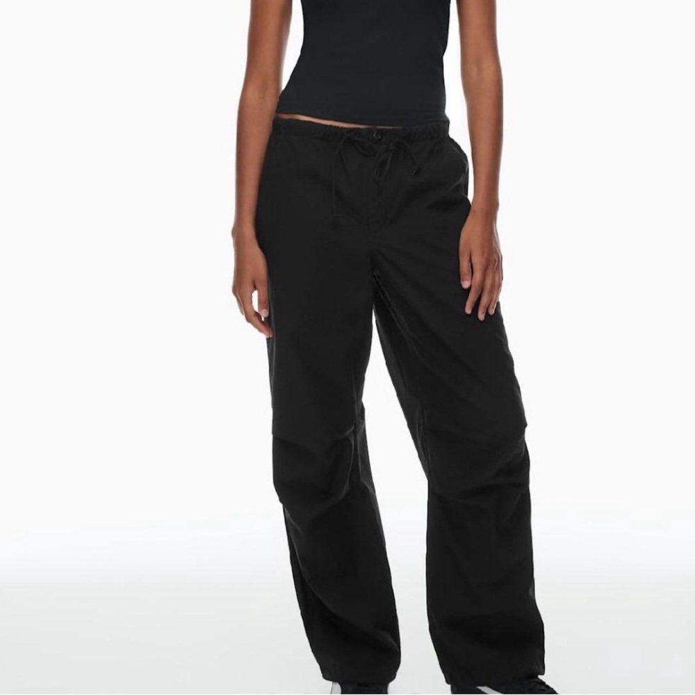 Aritzia TNA Flight Cargo Pant in Black